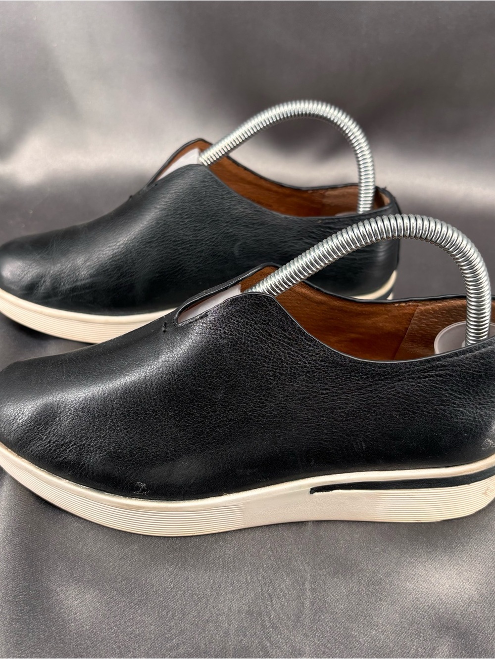 Kenneth Cole Black Leather Slip-On Sandal with Cream Sole